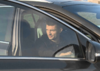 N-o să-ți vină să crezi ce invitat de lux va asista la FCSB – Farul!