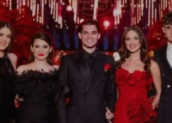 Kira Hagi, apariție îndrăzneață la nunta lui Ianis. Ținută sexy pentru superba actriță!