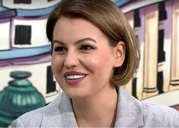 Soția româncă a miliardarului Piero Ferrari, care s-a căsătorit cu el din dragoste, apariție la TV într-o ținută de 500 de lei: „Rochia este de pe AliExpress”