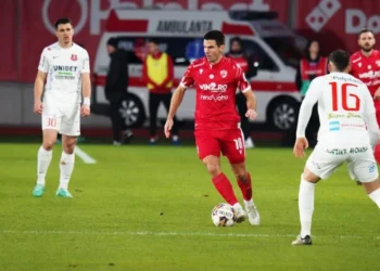 Dinamoviștii, făcuți de cacao din interiorul clubului: „Am avut impresia că suntem din ligi diferite! De nerecunoscut!”