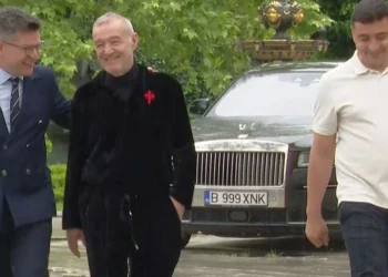 George Simion, la Palatul lui Becali: „A zis să îi dau bani. Dacă venea mai devreme, îi dădeam și lui 500.000 de euro, cum am dat la PSD”