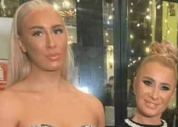 Anamaria Prodan și superba fiică, considerate cele mai frumoase românce la ora actuală deoarece ele chiar sunt una mai frumoasă ca alta, sunt mândria României