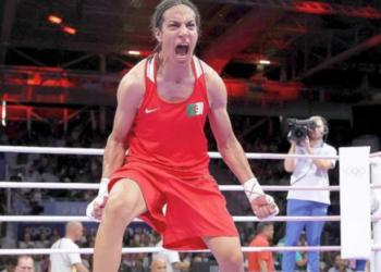 Îndrăgita pugilistă Imane Khelif a câștigat lupta cu maghiara Hamori și a intrat în semifinalele competiției, unde va boxa cu cine mai are curaj