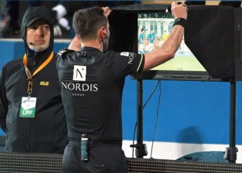 Federația Română de fotbal, sponsorizată de hoții de la Nordis! Escrocherii de milioane de euro, cu implicații la nivel înalt!