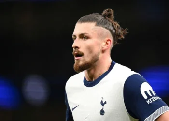 Radu Drăgușin, desființat în presa din Anglia: „Crezi că ai văzut cea mai slabă evoluție a lui? Te înșeli”