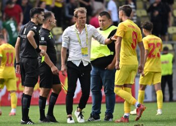 Costin Lazăr desființează conducerea unei echipe din România: ”Gigi Becali are foarte mulți bani, nu se poate compara cu cei de acolo! E un model care influețează negativ”