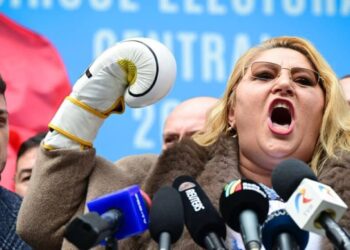 Federația Română de Box neagă numirea Dianei Șoșoacă drept președinte de onoare