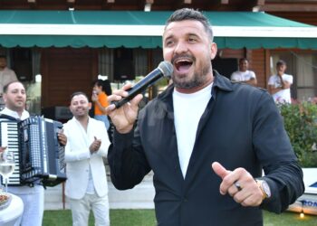 Budescu se poate lăsa liniștit de fotbal! Și-a găsit o nouă vocație: cântatul!