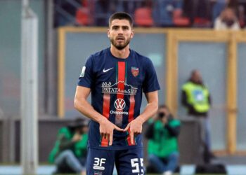 Rapid și-a găsit fundaș central! Transfer pregătit din Italia